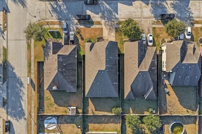 Building Photo - 8306 Hampton Bay Drive