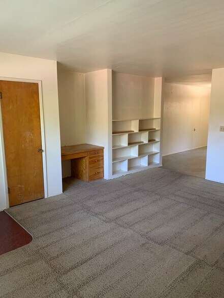 Building Photo - 420-422 NW 8th St