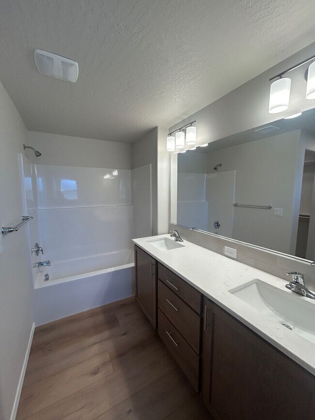 Building Photo - New Construction 3 bedroom 2 bath home for rent in The Hollice Woods!