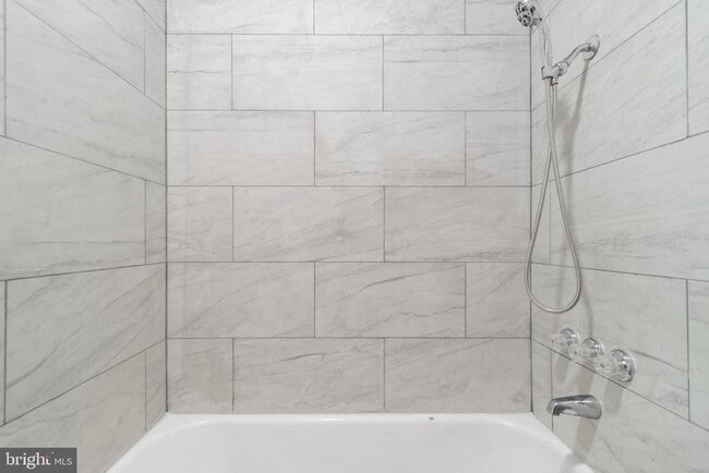 Building Photo - 2547 Ashton St