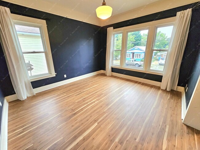 Building Photo - 3934 SE 29th Ave