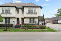 Building Photo - Awesome Two Story town home located in the heart of the city!