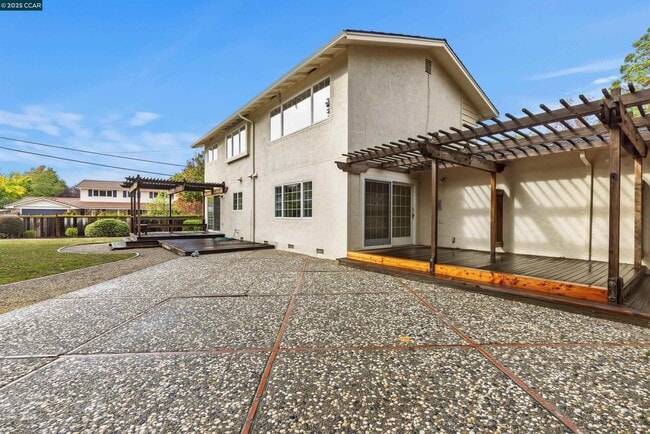 Building Photo - 2201 Quiet Pl Dr