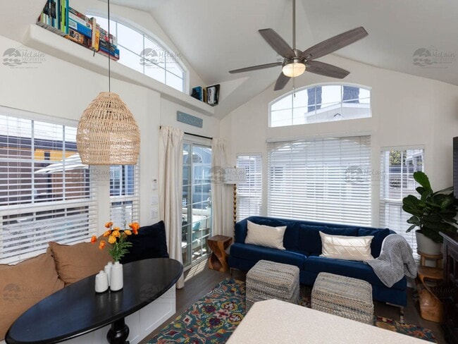 Building Photo - Steps to the sand in Encinitas, your two b...