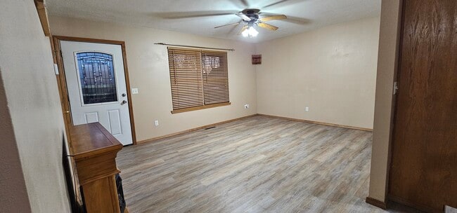 Building Photo - 8660 Brookside Cir