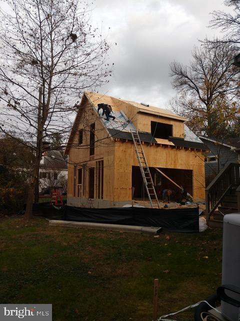 Building Photo - 1105 N Sycamore St