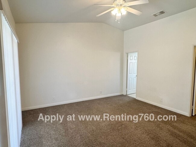 Building Photo - Spacious 3 Bed 2 Bath Home!