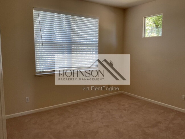 Building Photo - 2408 Victor Ct