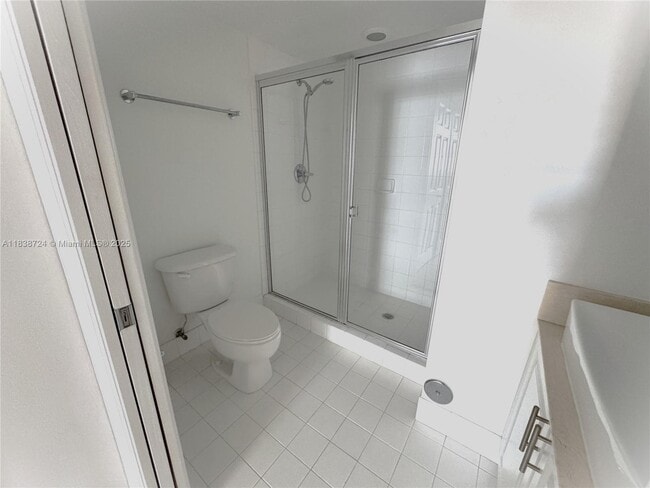 Building Photo - 1155 Brickell Bay Dr