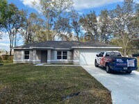 Building Photo - *** NOT AVAILABLE TO SHOW TILLL MID APRIL *** Custom Home - Desirable SE Ocala Neighborhood 3/2/2...