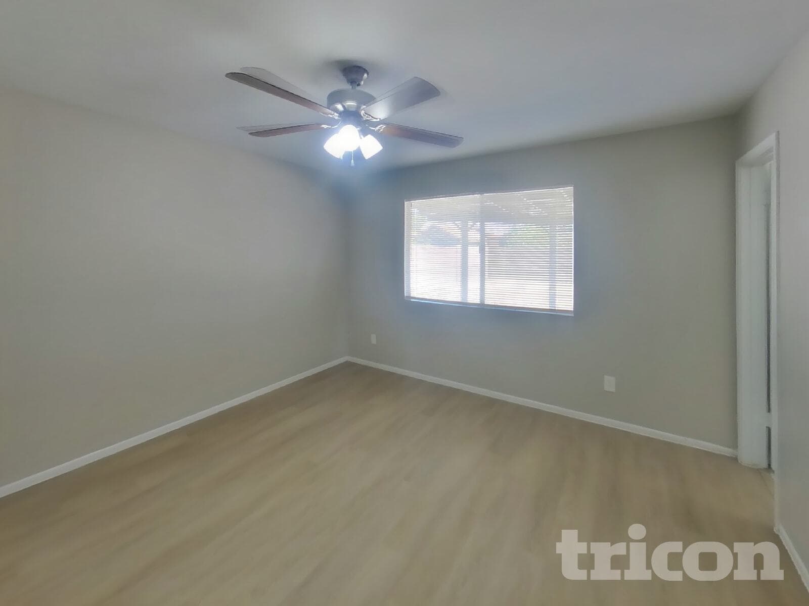 Building Photo - 10921 W Turney Ave