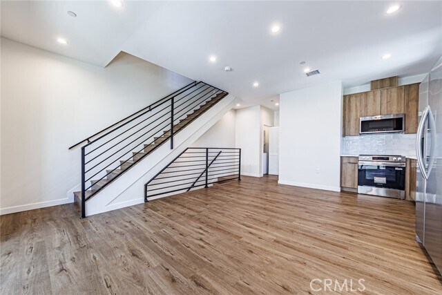 Building Photo - 1859 1/2 S Crenshaw Blvd