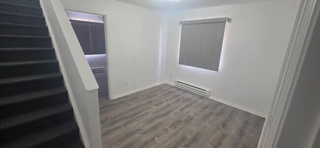 Building Photo - 1705 Oakshire Ln