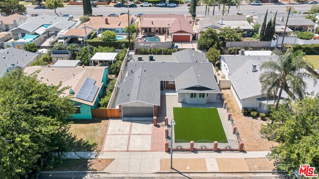 Building Photo - 24114 Gilmore St