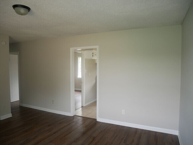 Building Photo - *****JUST REDUCED*****6010 Tulane Horn Lak...