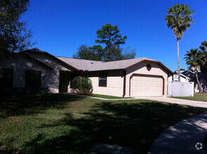 Building Photo - 803 White Pine Ave