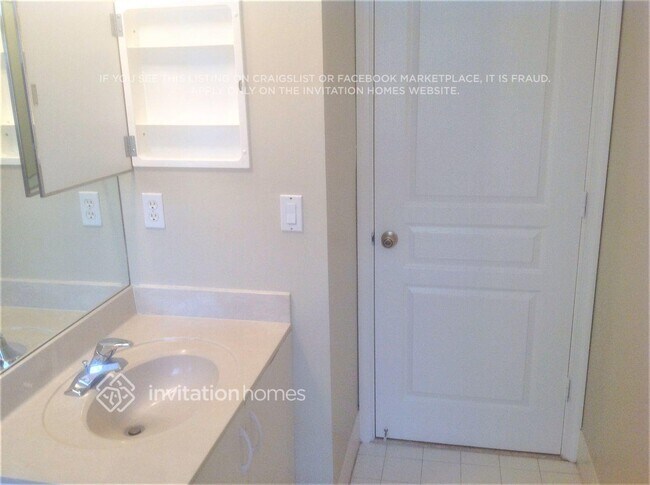 Building Photo - 5000 Northern Lights Dr