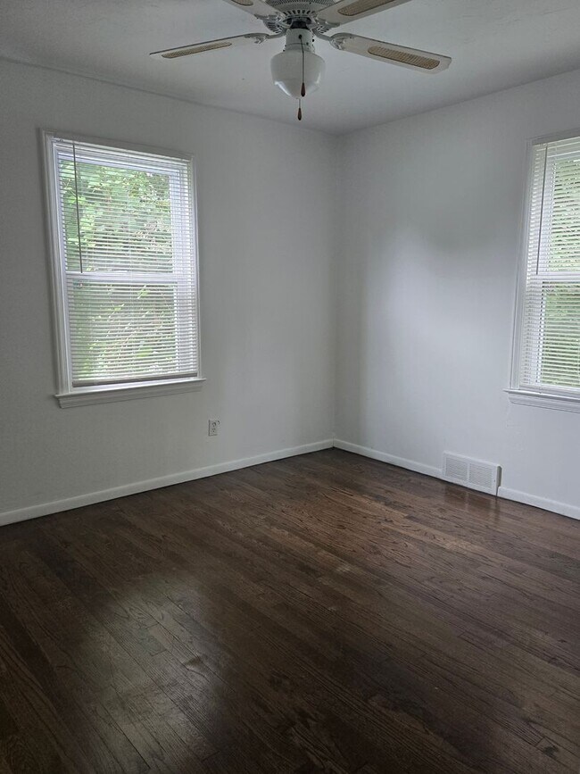 Building Photo - 3BR 1BA ranch home!!!