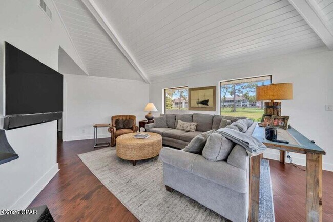 Building Photo - 628 Amberjack Dr