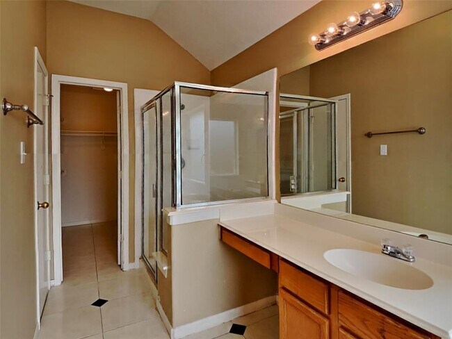 Building Photo - 14851 Dorray Ln