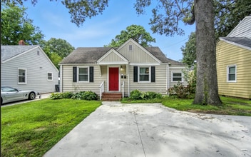 Building Photo - 2605 Bapaume Ave