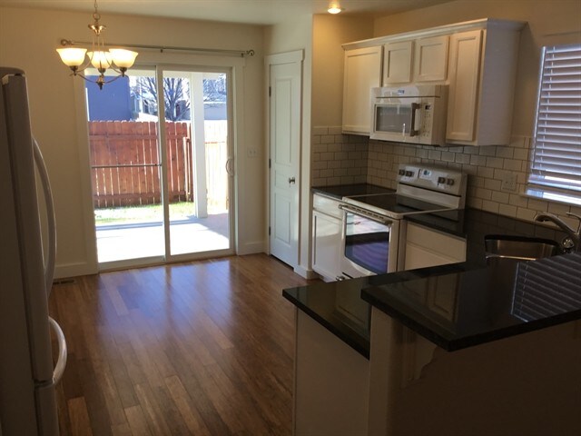 Building Photo - 6507 S Warwickshire Ave