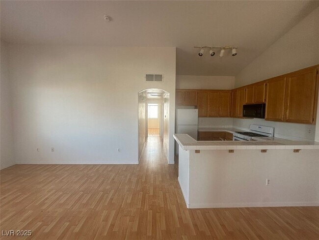 Building Photo - 75 N Valle Verde Dr