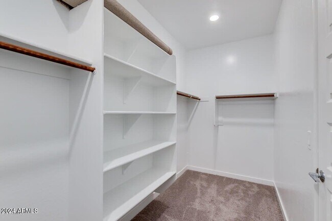 Building Photo - 1168 E Sabino Dr