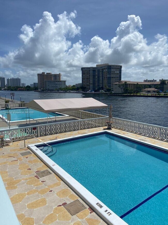 Building Photo - 1801 S Ocean Dr
