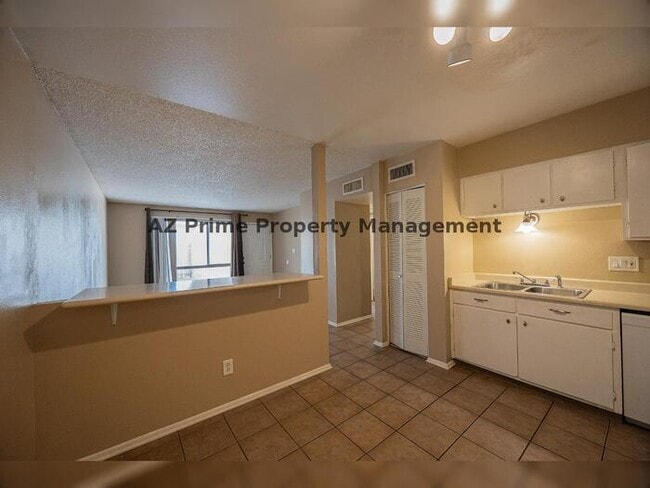Building Photo - 720 S Dobson Rd