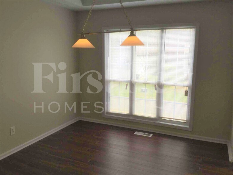 Building Photo - 4816 Clove Dr SW