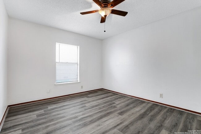 Building Photo - 6943 Sunshine Tree Dr