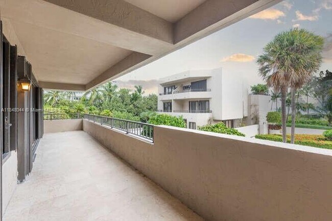 Building Photo - 251 Crandon Blvd