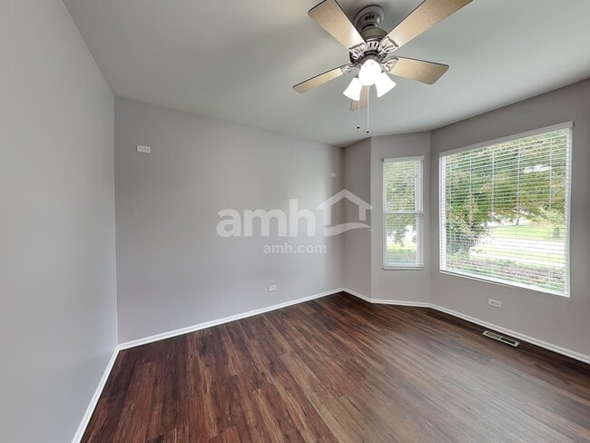 Building Photo - 1400 Bridgehampton Dr