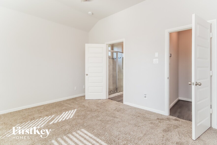 Building Photo - 4820 La Piedra Ln