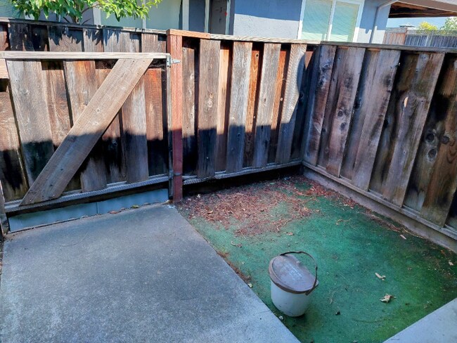 Building Photo - 1156 Ayala Dr