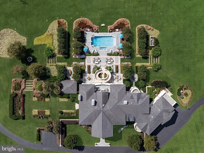 Building Photo - 200 Bridgeview Ln