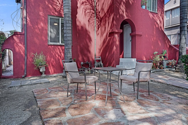 Building Photo - 615 N Coronado St