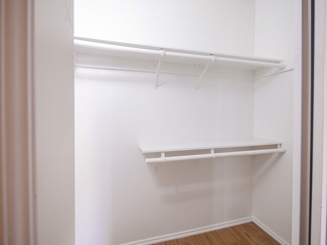 Interior Photo - 6944-6954 Coldwater Canyon Ave