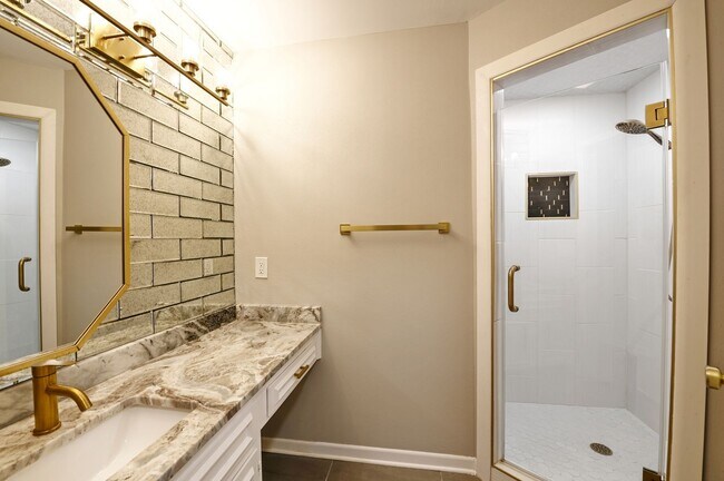 Building Photo - ALAMO HEIGHTS SCHOOL DISTRICT CONDO