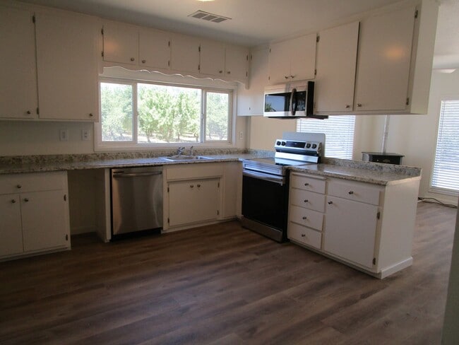 Building Photo - Thank you for your interest in our propert...