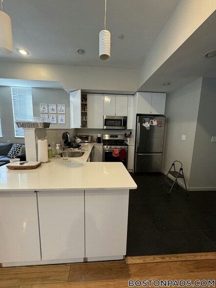 Building Photo - 57 Glenville Ave