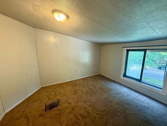 Building Photo - 4 Bed 2 Bath Single Family Home in Wausau