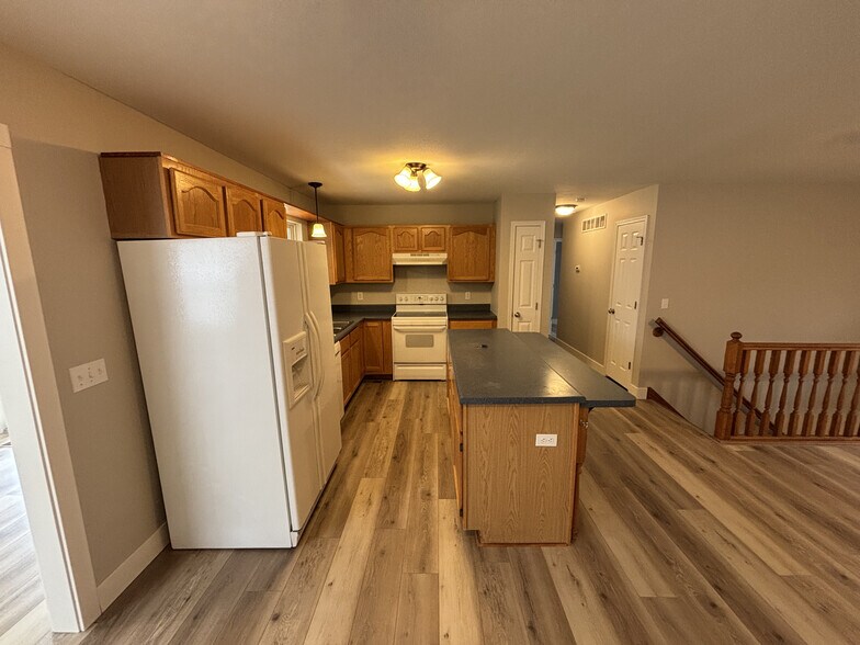Building Photo - 271 Shellbark Dr