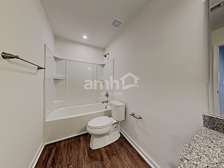 Building Photo - 5038 Twin River Dr
