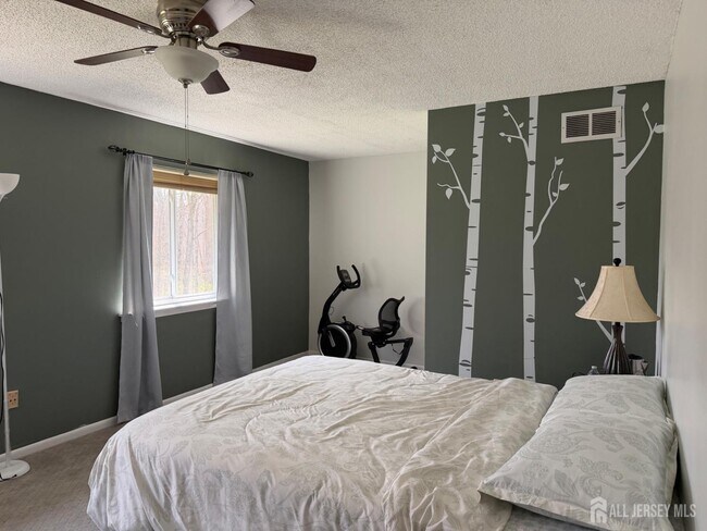 Building Photo - 56 Thoreau Dr