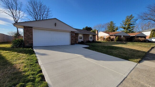 Primary Photo - 7611 Blossomview Ct. - 3 bedroom 2 bath ra...