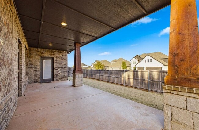 Building Photo - 6400 NW 164th Cir