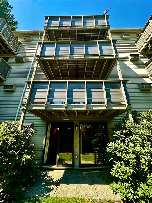 Building Photo - 1205 Grafton St