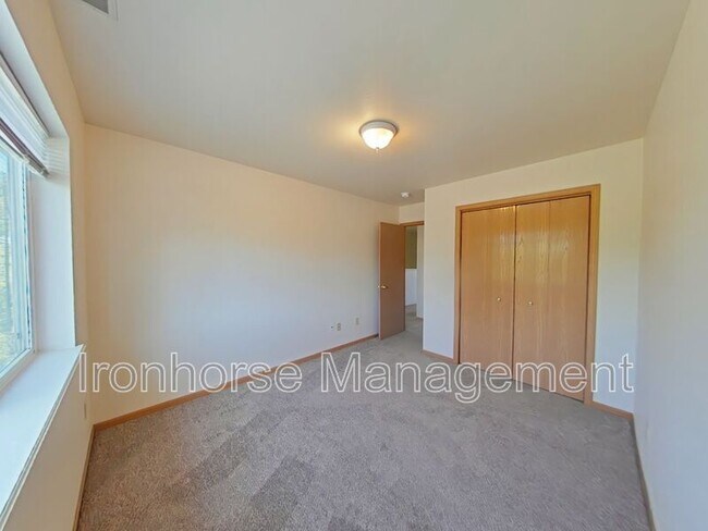Building Photo - 2471 Wheeler Dr